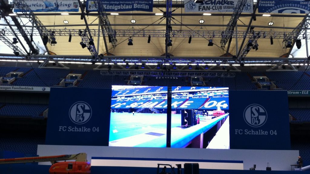 The mobile LED wall Schalke04