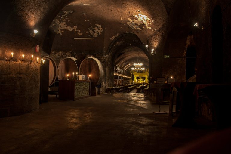 Weinkeller im Gewölbe