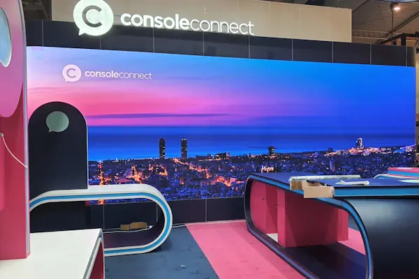 consoleconnect mwc world mobile congress led-wand mit ledskin