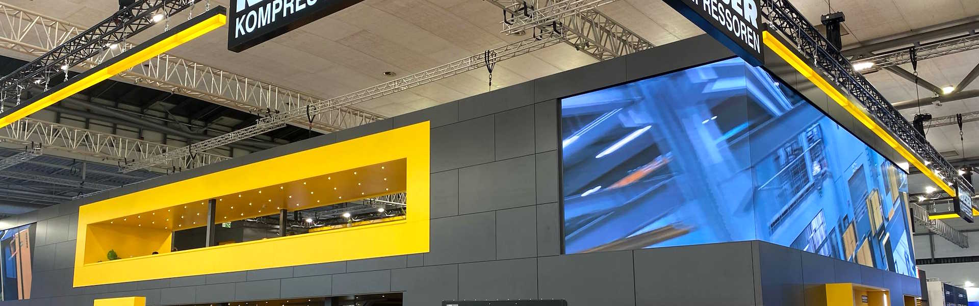 Dreiseitige LED-Wand in doppelter Ausführung Hannovermesse Kaeser Kompressoren