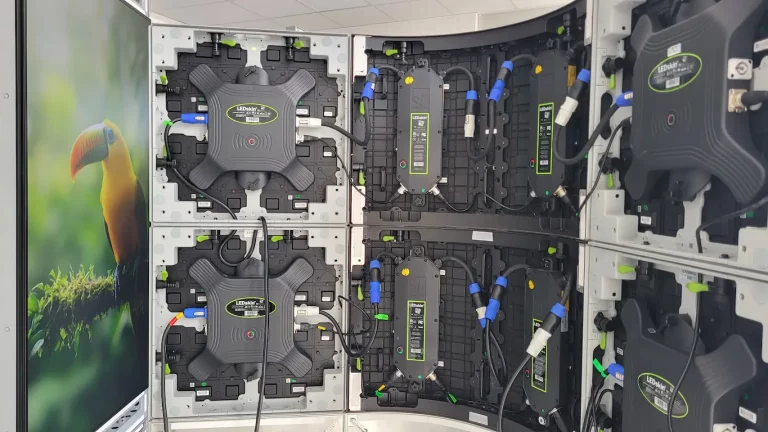 beMatrix Academy bei KL Druck LEDskin Installation