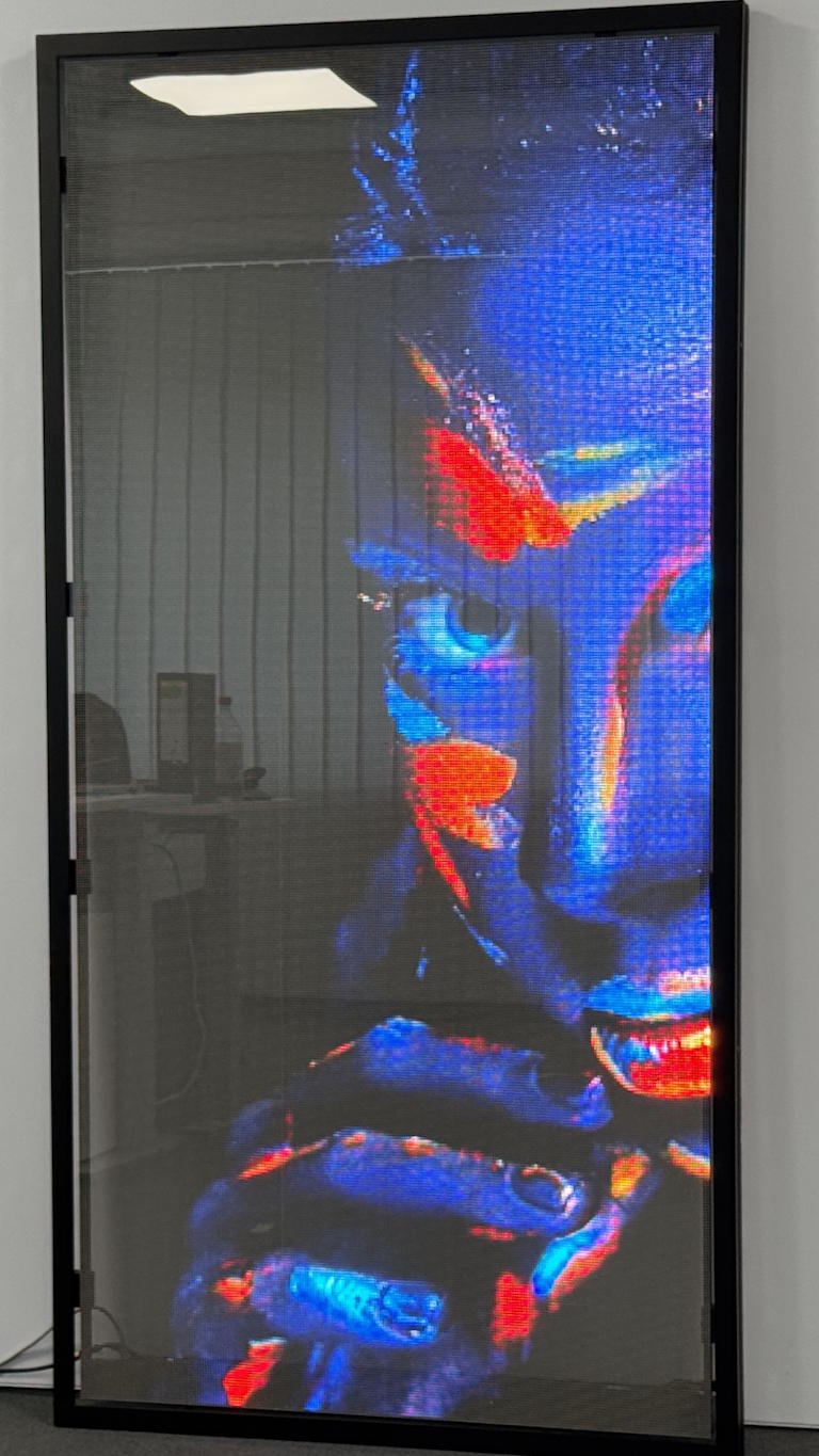 Invisible Screen face