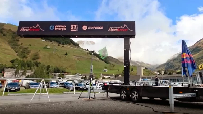 Mobiles LED-Zielbogensystem schwenkbar