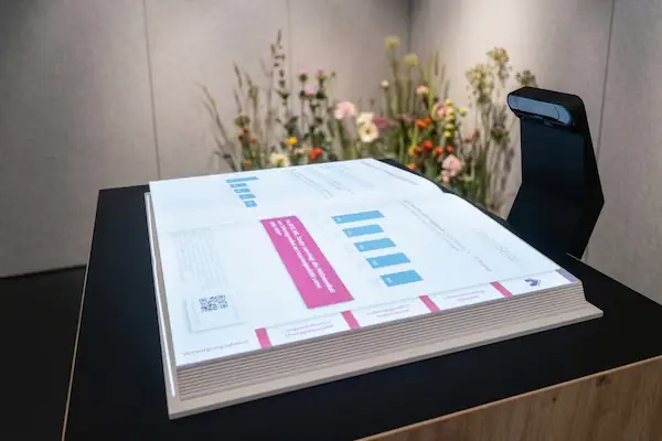 Interaktive-Buch-Projektion