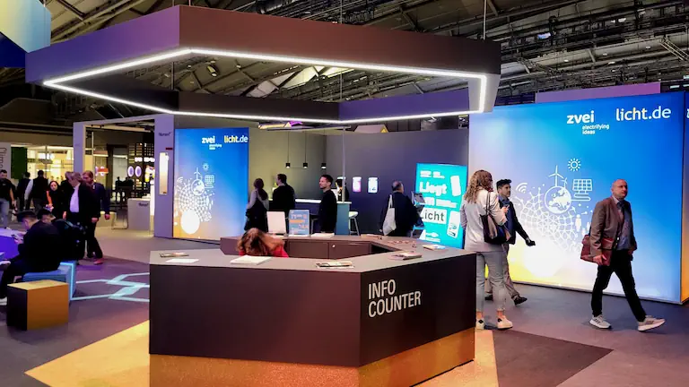 Light-Building-Design-Plaza-Info-2