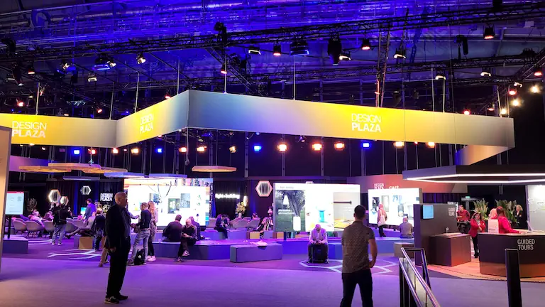 Light-Building-Design-Plaza-Totale-1