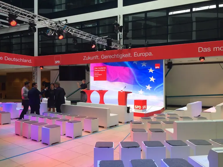 Location-Partner-Venue-Service-Support-Pressekonferenz