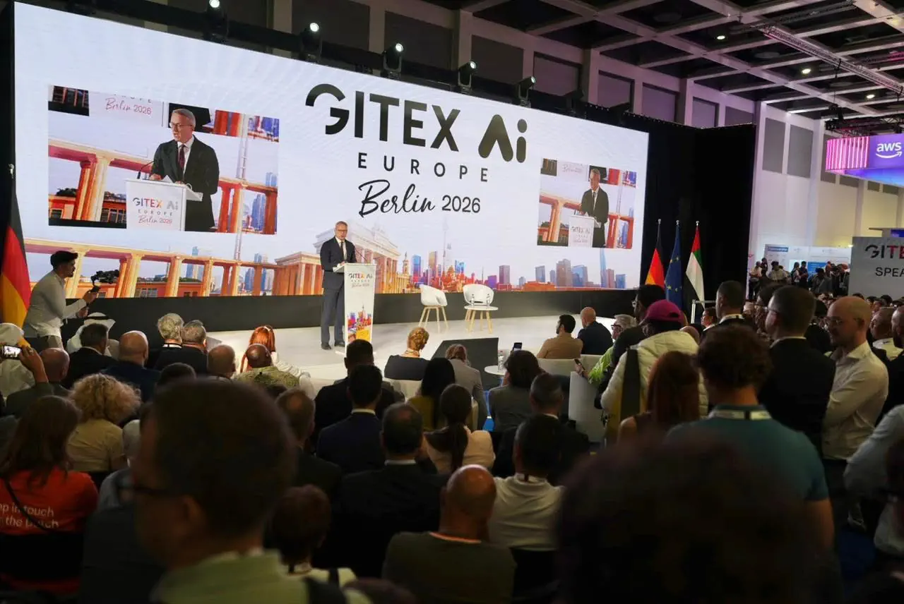 avms-realisiert-led-buehnenhintergrund-auf-der-gitex-ai-europe-in-berlin-4